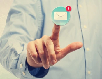 Symbolische öffnung einer E-Mail